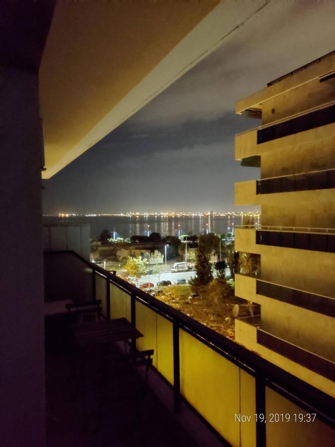 Promenade Apartment With Sea View Салоники Экстерьер фото