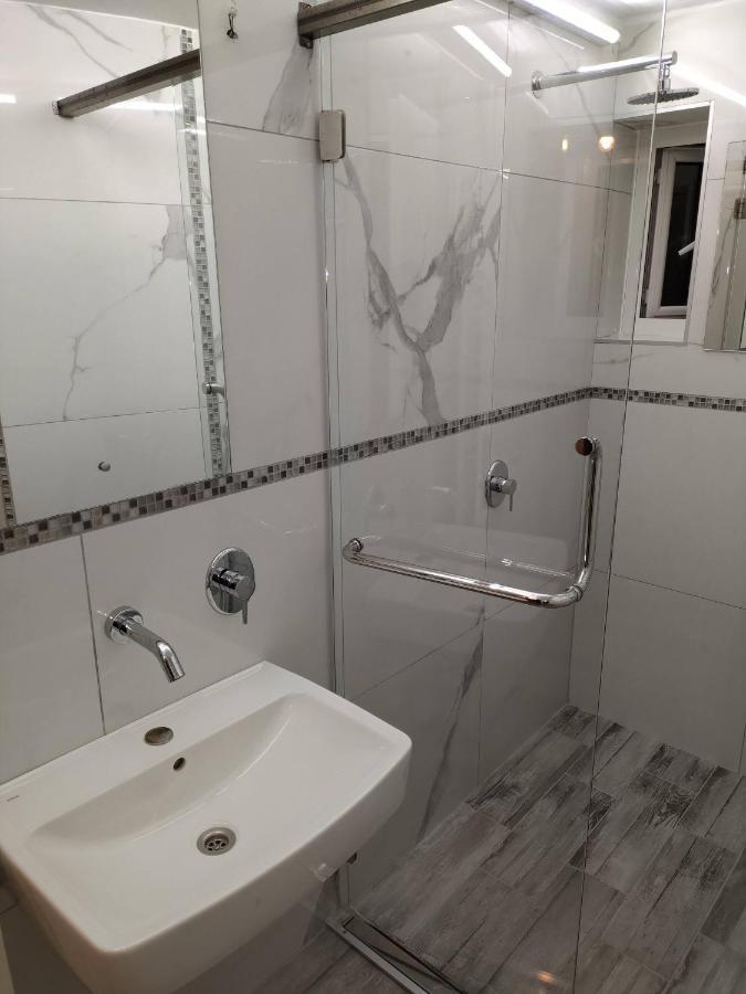 Promenade Apartment With Sea View Салоники Экстерьер фото